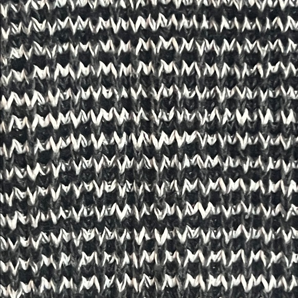 Hugo Boss Men's Black and Gray Crewneck Sweater - Picture 4 of 14